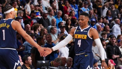 Baccarat-韦少真成毒药？两战18中2坑苦约基奇：掘金板凳告急