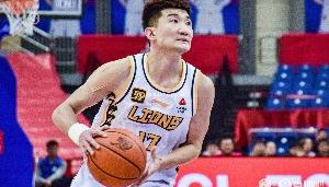 不着急慢慢来！孙铭徽复出14分钟 5中1拿到4分3板2助&amp;正负值+12